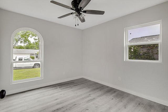 7424 Van Natta Lane, Fort Worth, TX 76112