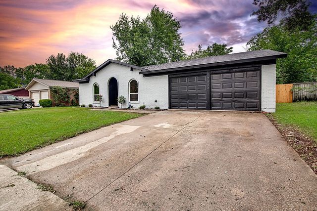 7424 Van Natta Lane, Fort Worth, TX 76112