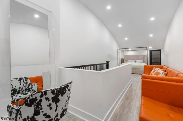 12 Smoke Rise Rd, Kinnelon Boro, NJ 07405