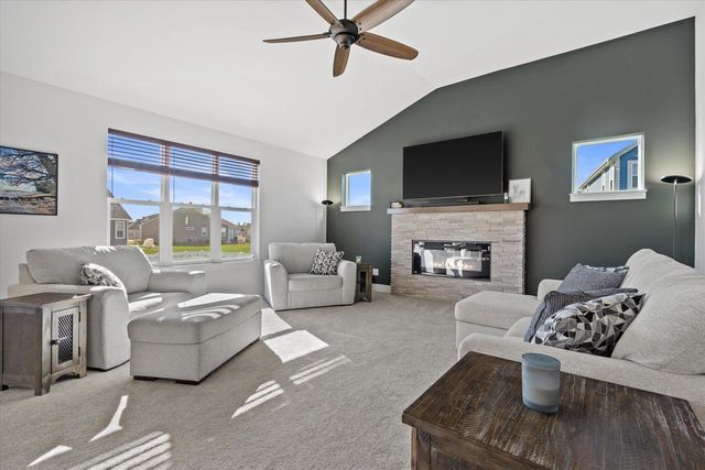 190 Mullberry LANE, Grafton, WI 53024