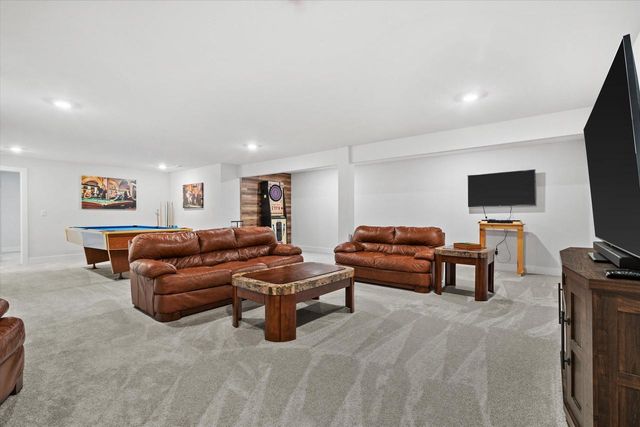 190 Mullberry LANE, Grafton, WI 53024