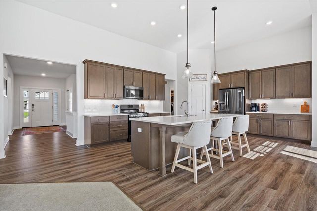 190 Mullberry LANE, Grafton, WI 53024