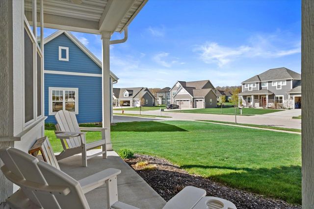 190 Mullberry LANE, Grafton, WI 53024