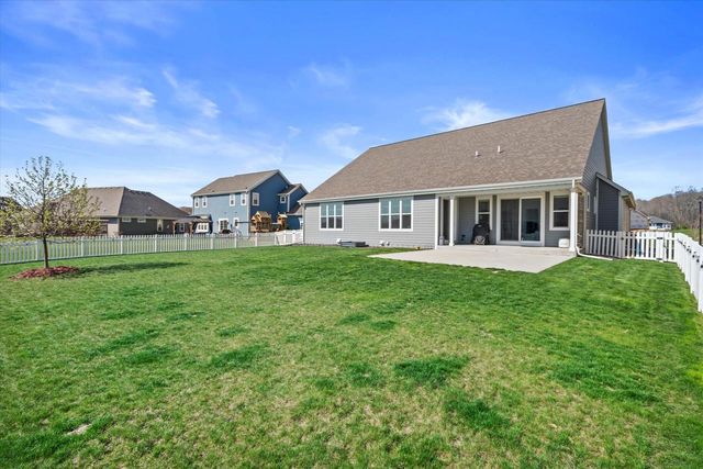 190 Mullberry LANE, Grafton, WI 53024