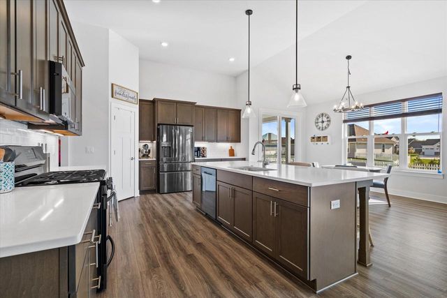 190 Mullberry LANE, Grafton, WI 53024