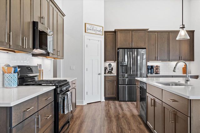 190 Mullberry LANE, Grafton, WI 53024