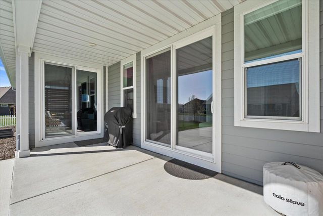 190 Mullberry LANE, Grafton, WI 53024