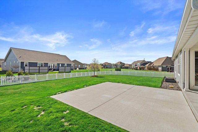 190 Mullberry LANE, Grafton, WI 53024