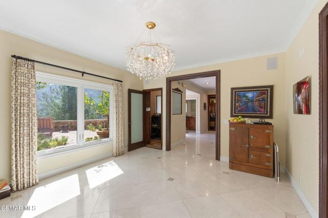 30075 Triunfo Drive, Agoura Hills, CA 91301