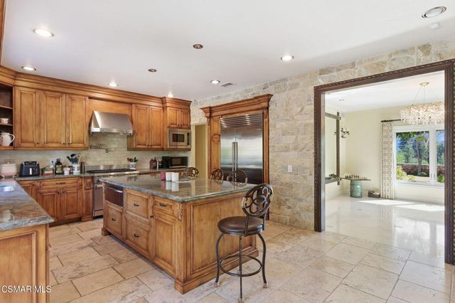 30075 Triunfo Drive, Agoura Hills, CA 91301