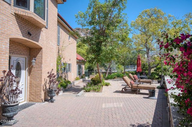 30075 Triunfo Drive, Agoura Hills, CA 91301