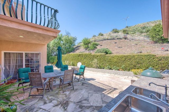 30075 Triunfo Drive, Agoura Hills, CA 91301