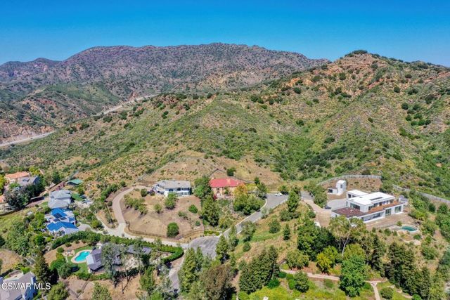 30075 Triunfo Drive, Agoura Hills, CA 91301