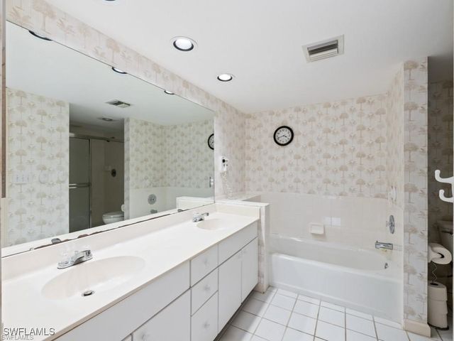 4251 Lake Forest DR 211, Bonita Springs, FL 34134