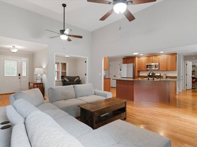 3904 Rowland Rd, Murfreesboro, TN 37128