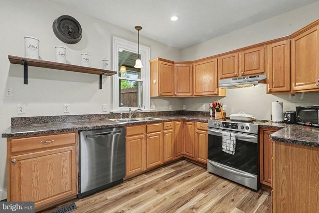 37 HIGH ST, Boiling Springs, PA 17007