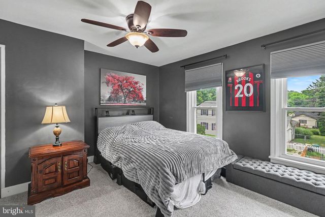 37 HIGH ST, Boiling Springs, PA 17007