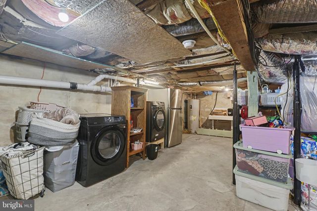 37 HIGH ST, Boiling Springs, PA 17007