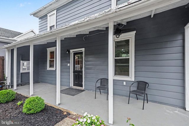 37 HIGH ST, Boiling Springs, PA 17007