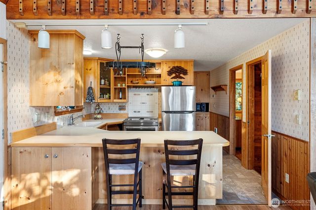 61 E Twanoh Tides Drive, Belfair, WA 98528