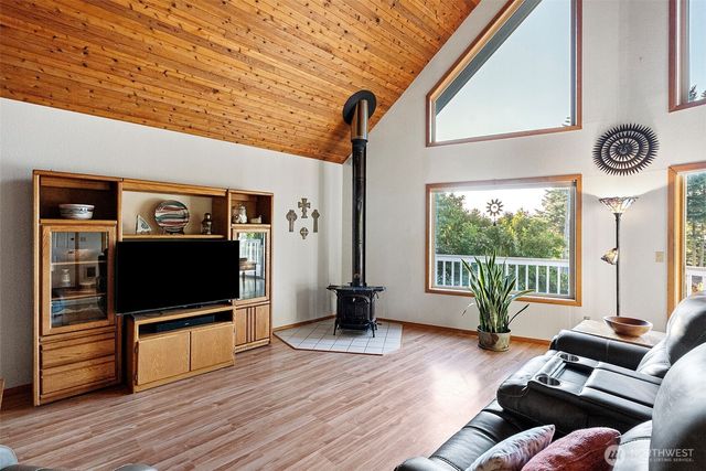 61 E Twanoh Tides Drive, Belfair, WA 98528