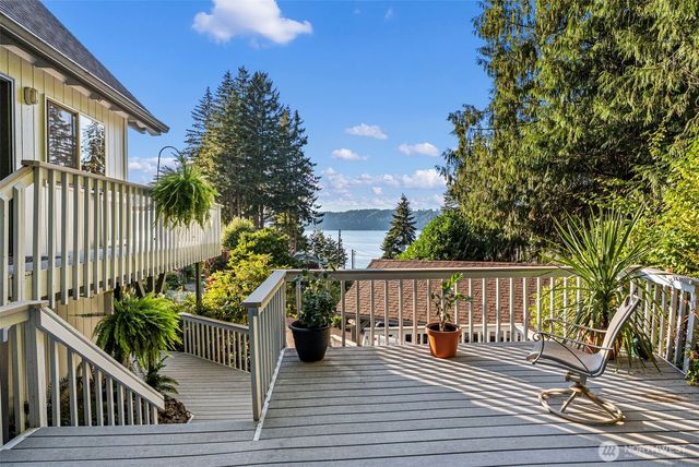 61 E Twanoh Tides Drive, Belfair, WA 98528