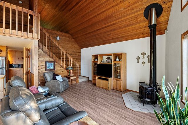61 E Twanoh Tides Drive, Belfair, WA 98528