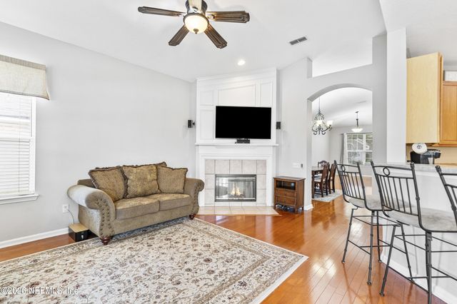 8812 BRIGHTON HILL Circle E, Jacksonville, FL 32256