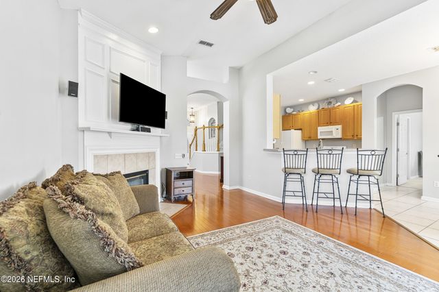 8812 BRIGHTON HILL Circle E, Jacksonville, FL 32256