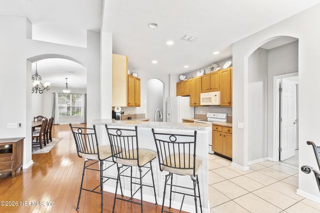 8812 BRIGHTON HILL Circle E, Jacksonville, FL 32256