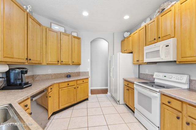 8812 BRIGHTON HILL Circle E, Jacksonville, FL 32256
