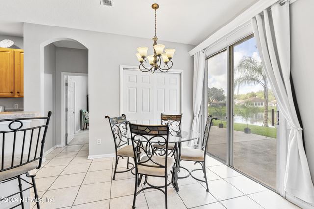 8812 BRIGHTON HILL Circle E, Jacksonville, FL 32256