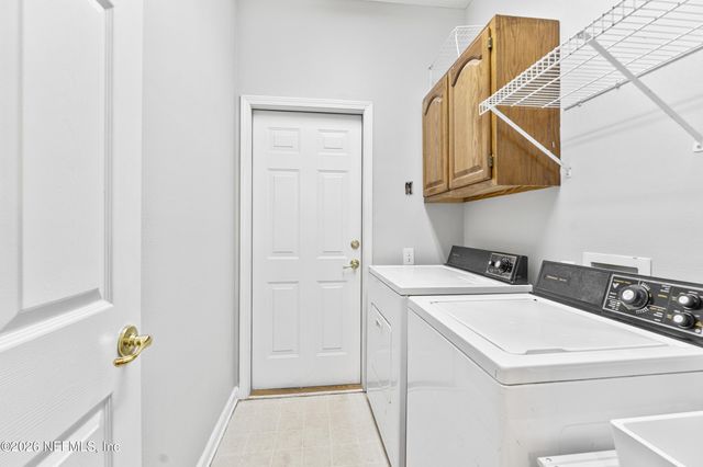 8812 BRIGHTON HILL Circle E, Jacksonville, FL 32256