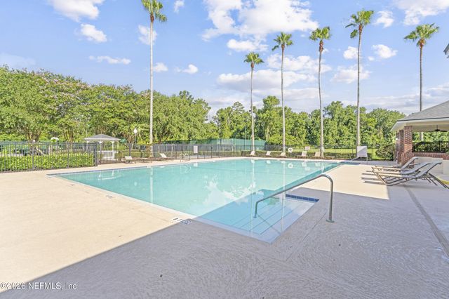 8812 BRIGHTON HILL Circle E, Jacksonville, FL 32256
