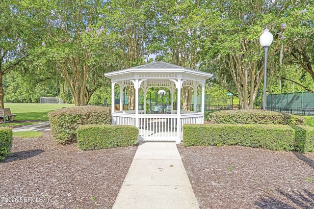 8812 BRIGHTON HILL Circle E, Jacksonville, FL 32256