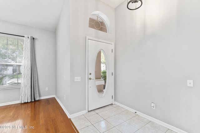 8812 BRIGHTON HILL Circle E, Jacksonville, FL 32256