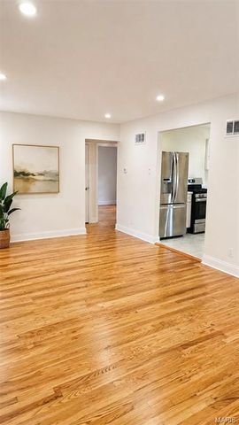 6613 Kahns, Northwoods, MO 63121