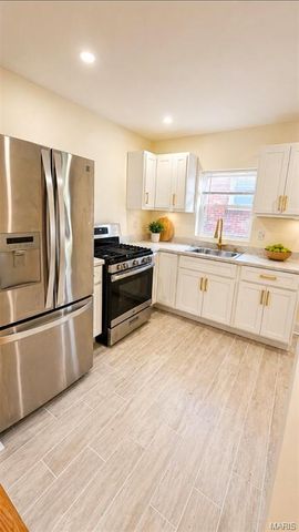 6613 Kahns, Northwoods, MO 63121