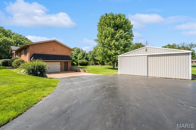 13 Timber Oak Drive, O'fallon, IL 62269