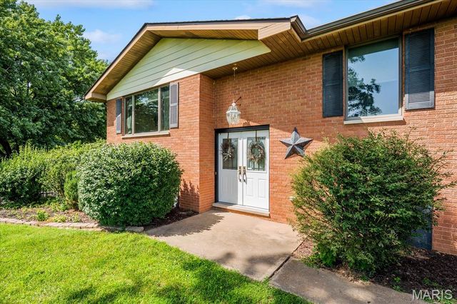 13 Timber Oak Drive, O'fallon, IL 62269