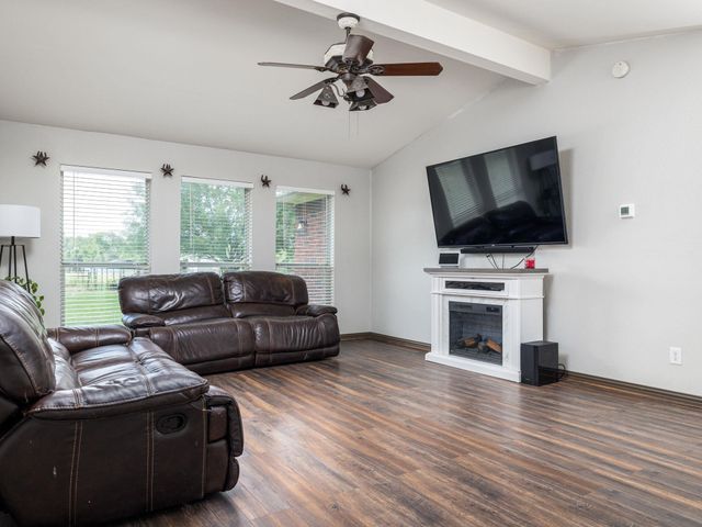 13050 FM 112, Thrall, TX 76578