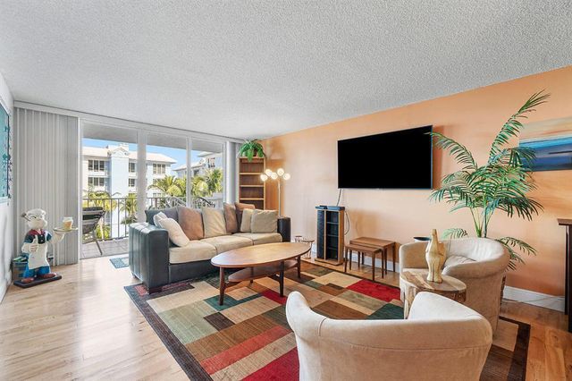 800 SE 20th Avenue 407, Deerfield Beach, FL 33441