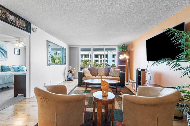 800 SE 20th Avenue 407, Deerfield Beach, FL 33441