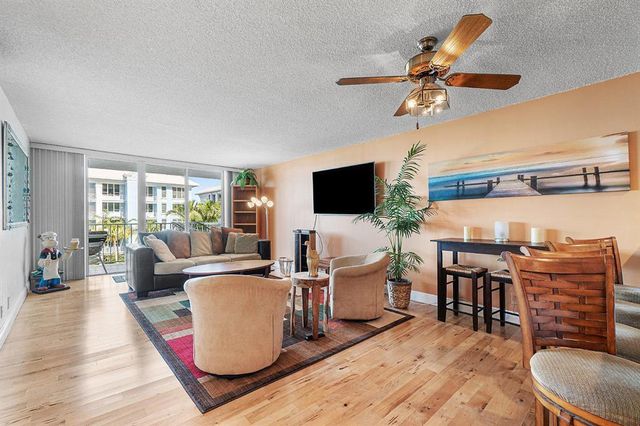 800 SE 20th Avenue 407, Deerfield Beach, FL 33441