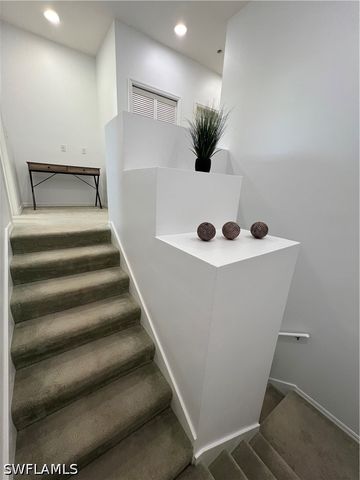 3264 Amanda LN 4, Naples, FL 34109