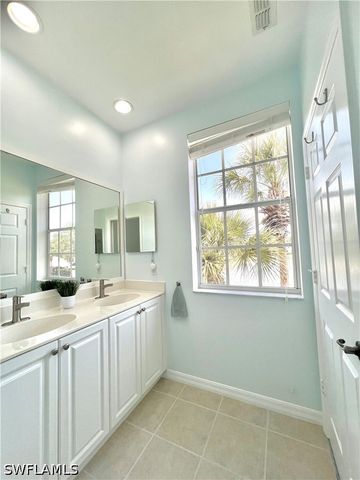 3264 Amanda LN 4, Naples, FL 34109