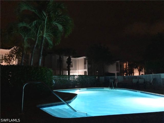 3264 Amanda LN 4, Naples, FL 34109