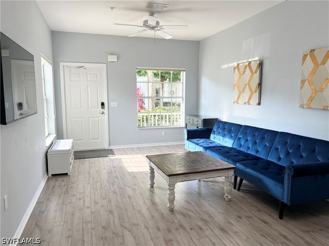 3264 Amanda LN 4, Naples, FL 34109