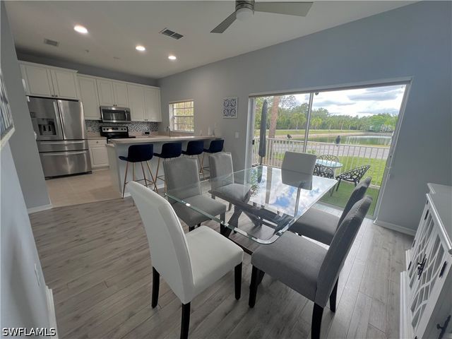 3264 Amanda LN 4, Naples, FL 34109