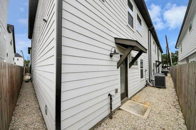 6715 Allegheny Street, Houston, TX 77021